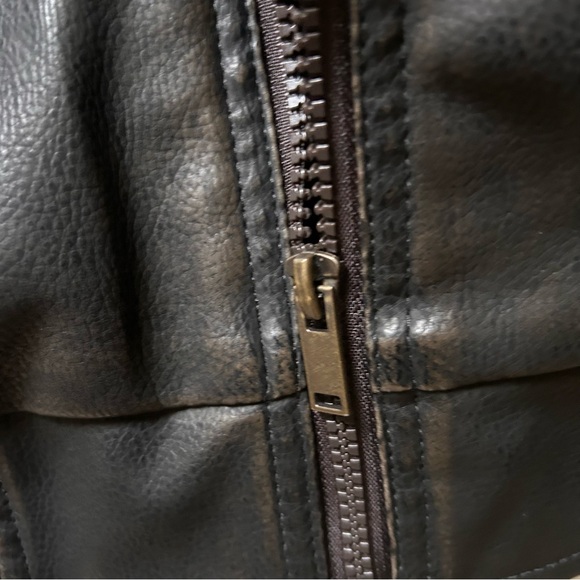 Vintage Faux Leather - Picture 5 of 6